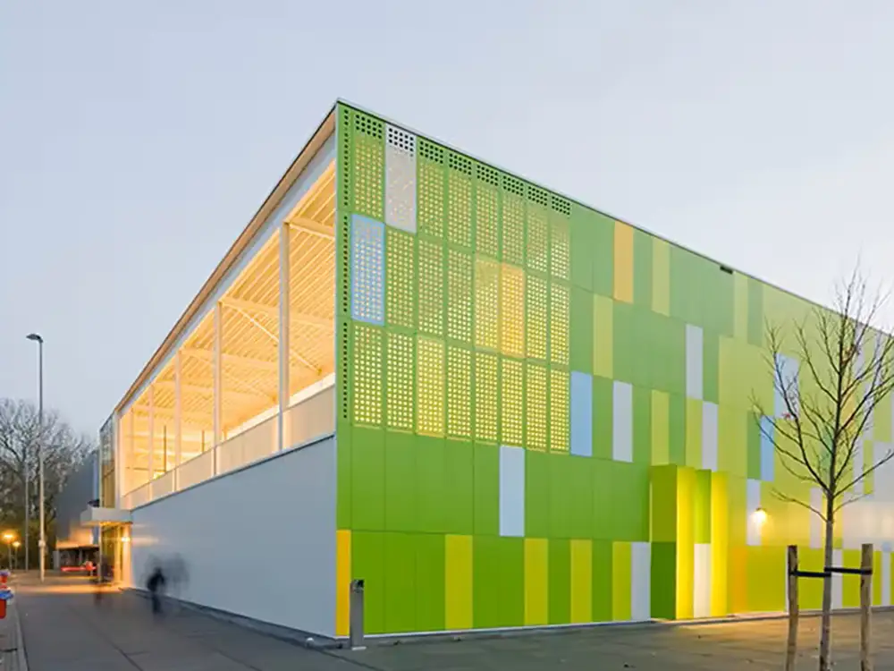 clear span warehouse building